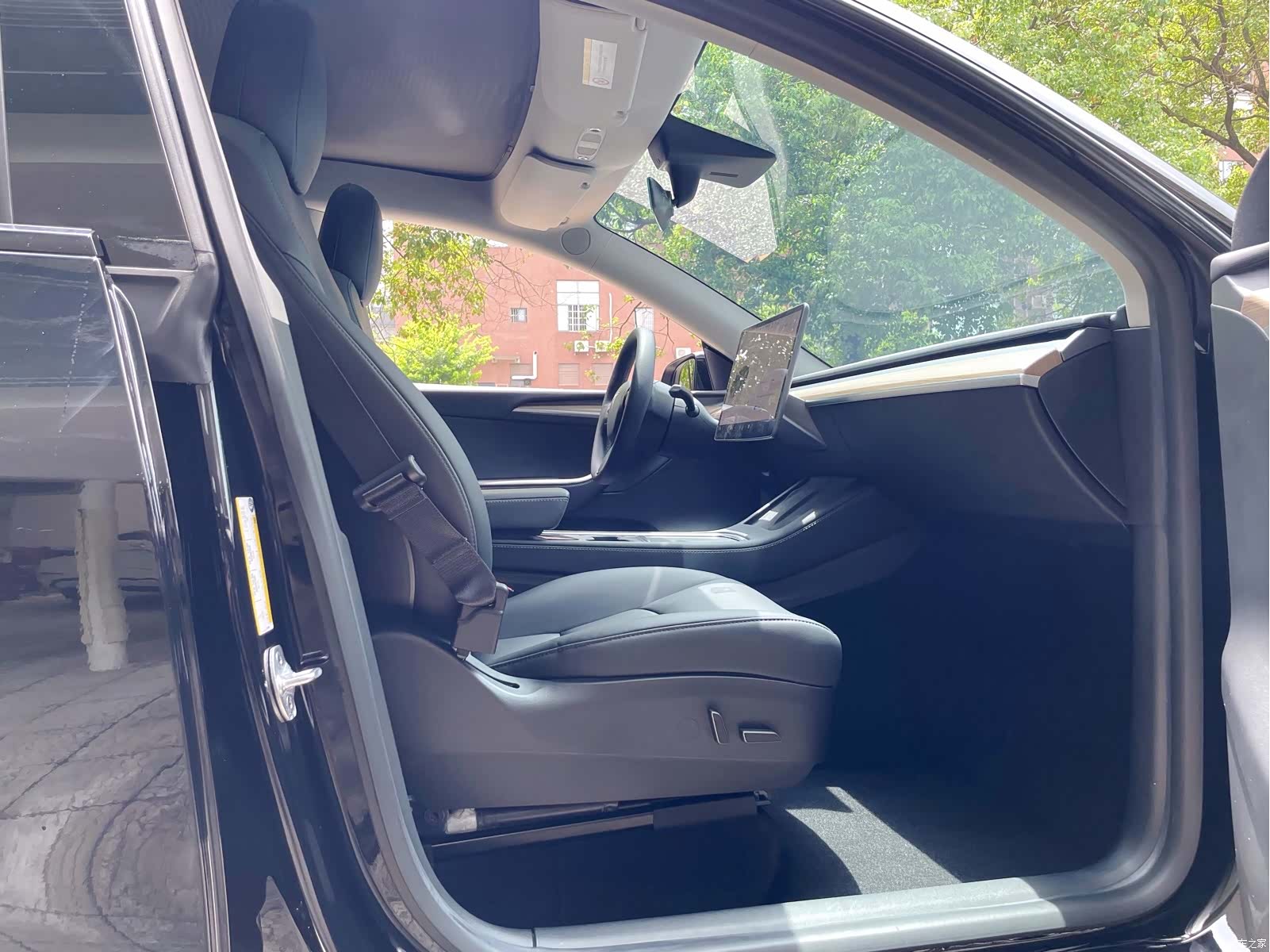 Tesla Model Y, 2022 14