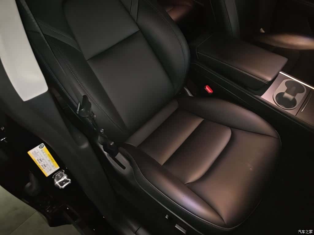 Tesla Model Y, 2021 25