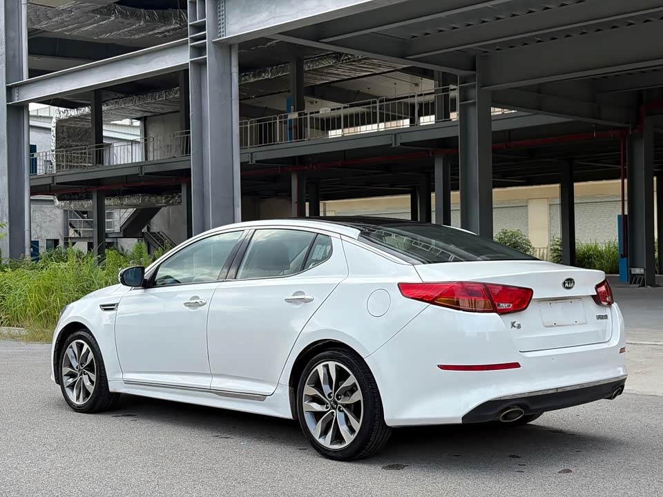 Kia K5 Kia K5