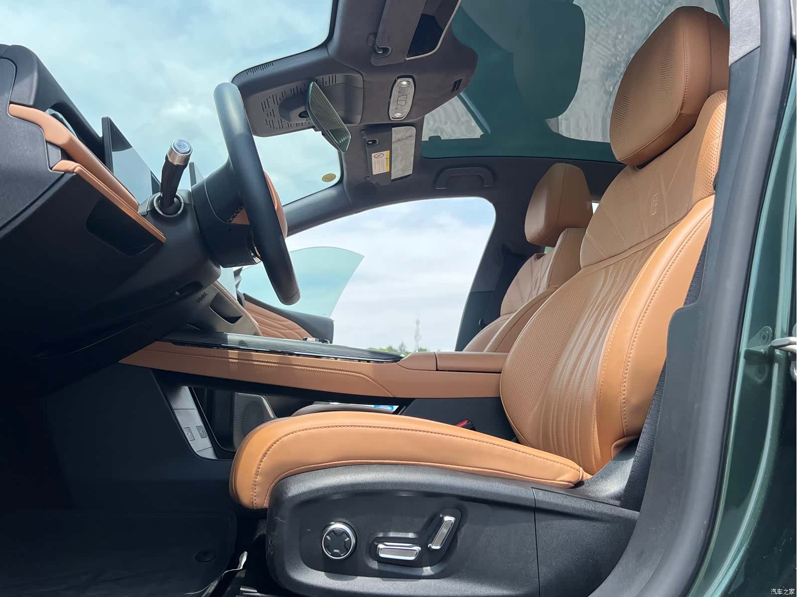 Geely 8, 2025 4