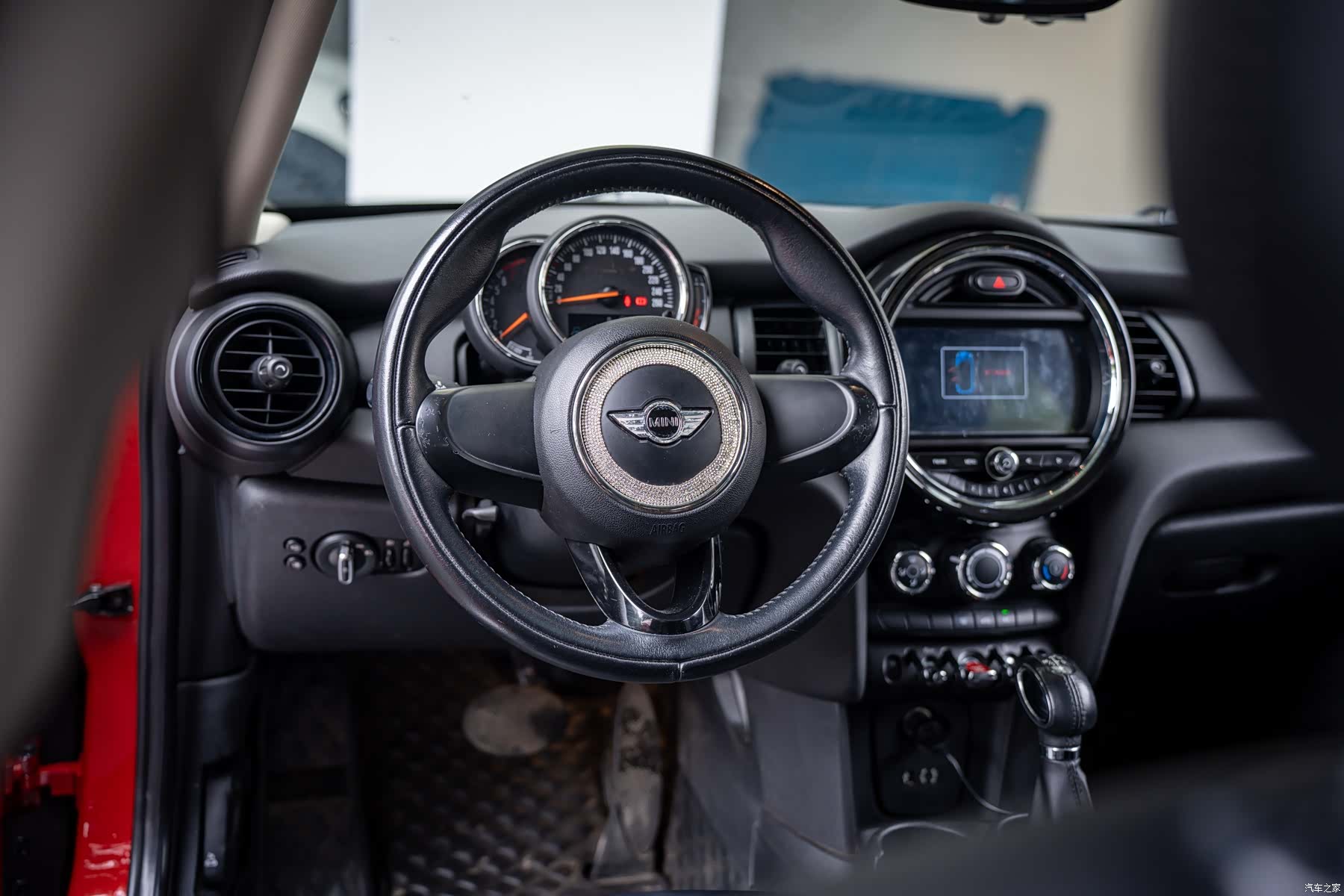 Mini ONE, 2018 10