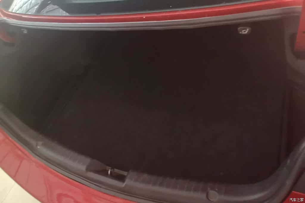 Mazda Atenza, 2015 4