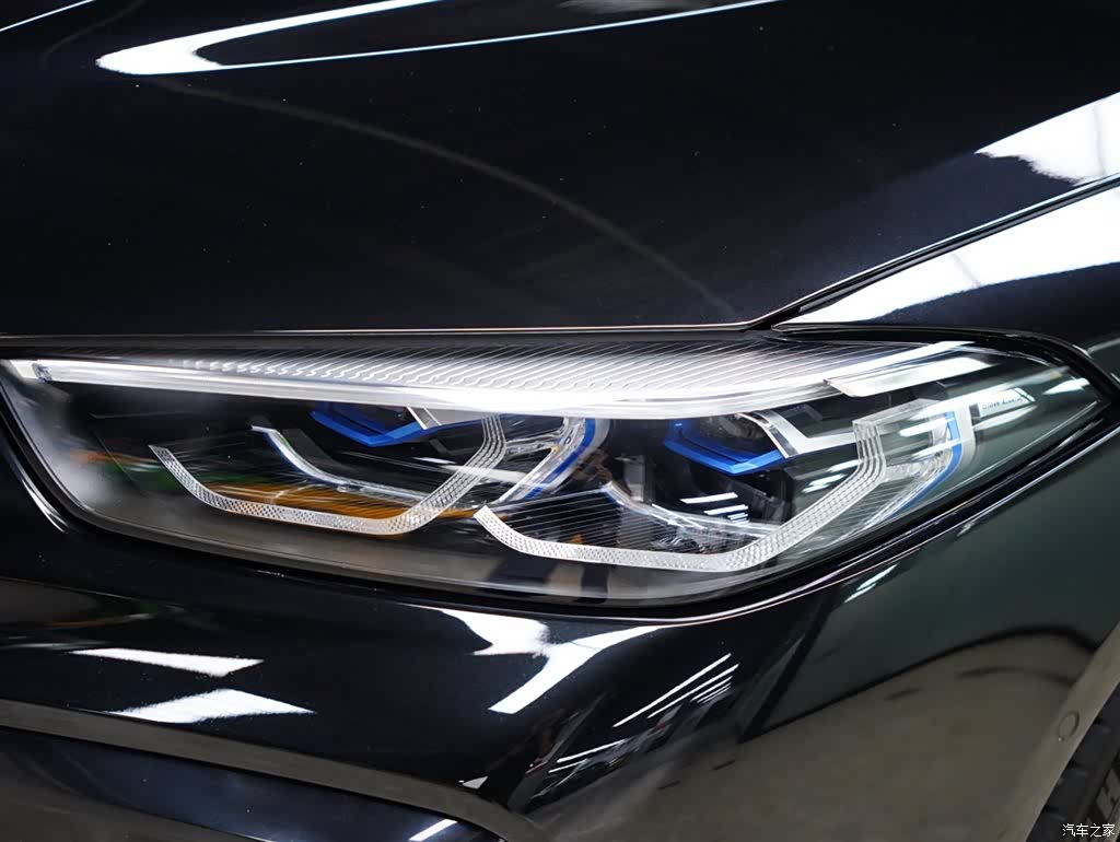 BMW M8, 2022 16