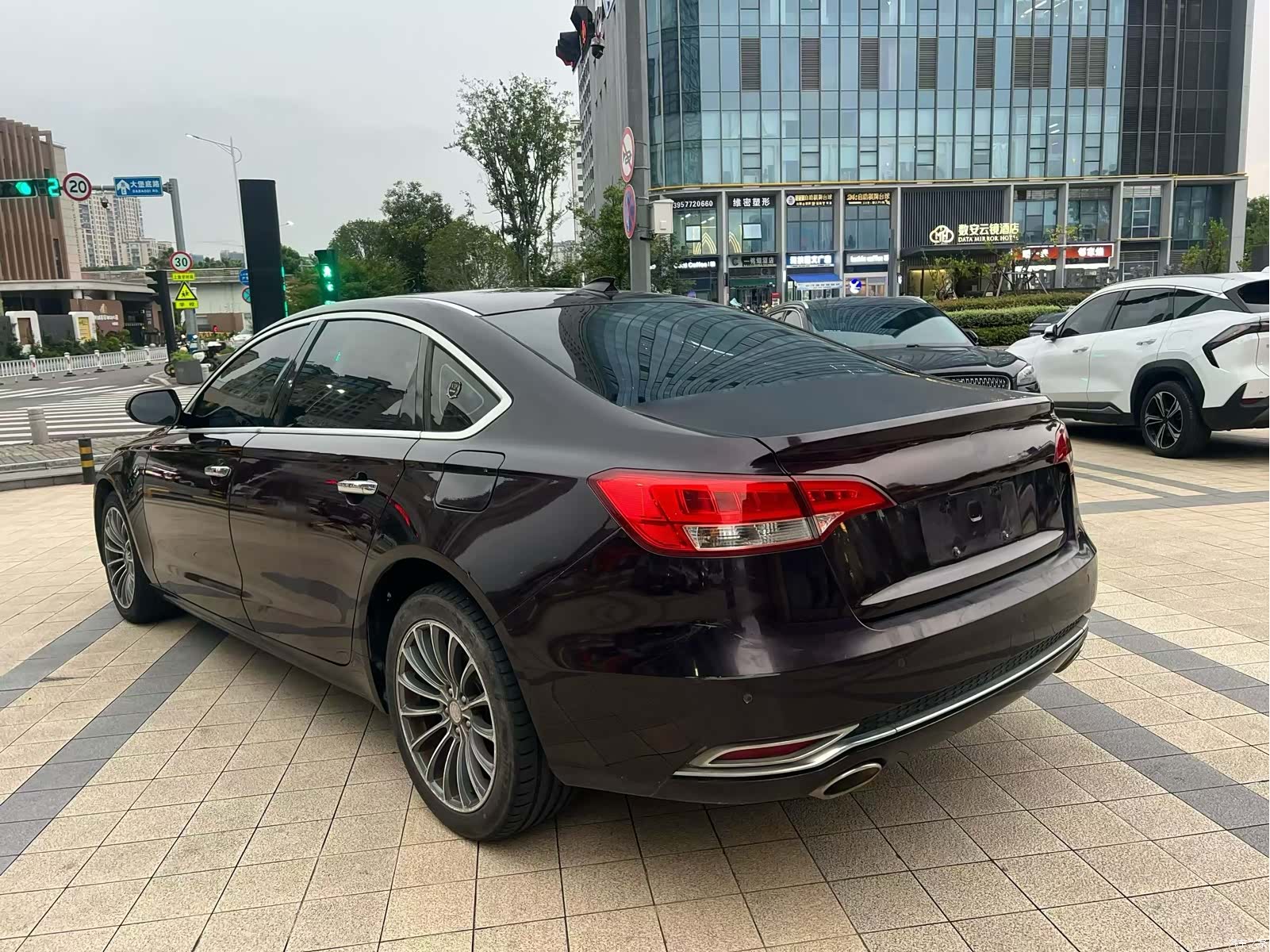 Zotye Z700, 2017 9
