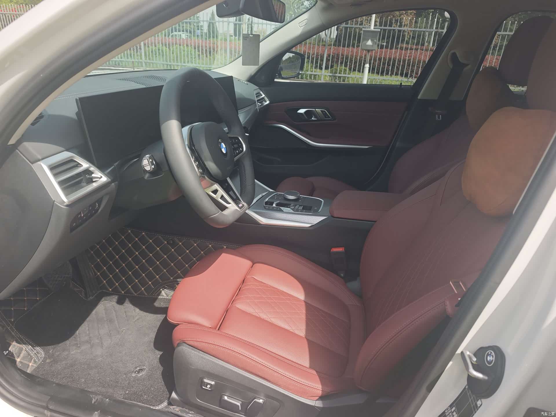 BMW 3 Series, 2025 11