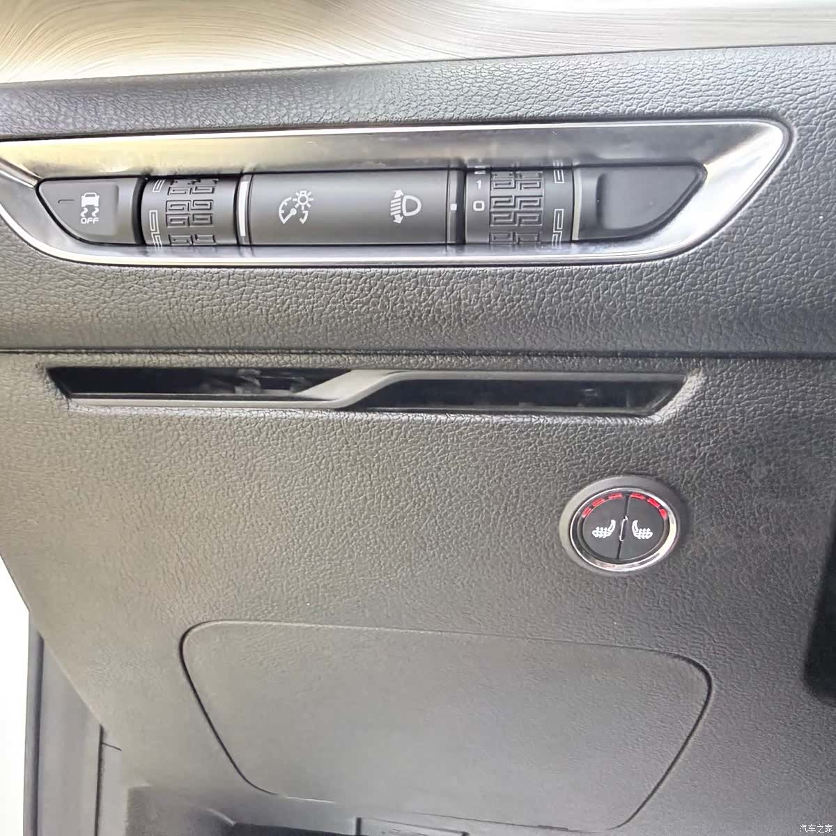 Geely Coolray, 2021 11