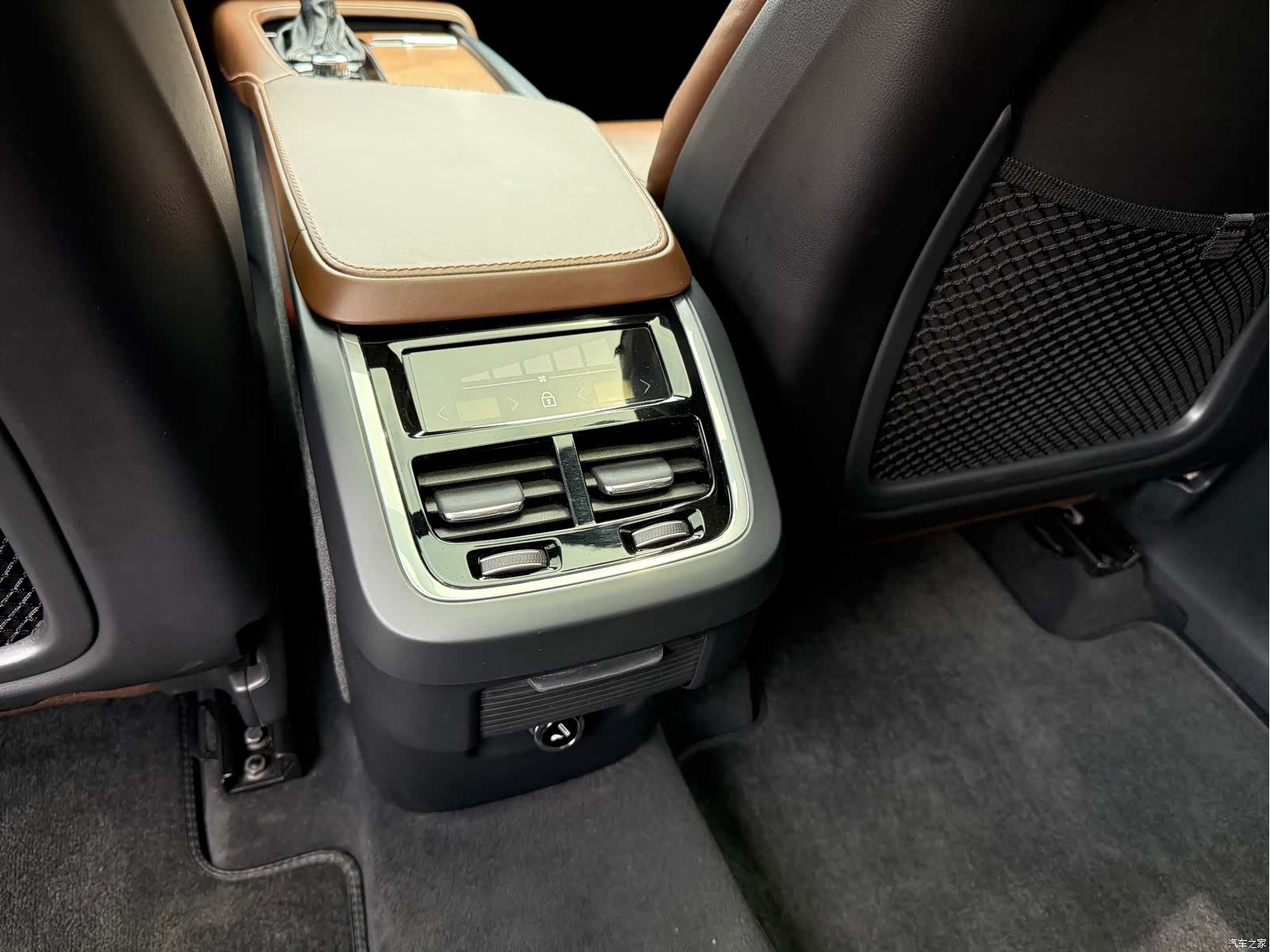 Volvo XC90, 2018 13