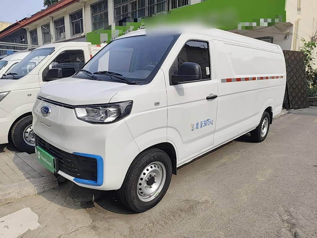 E7