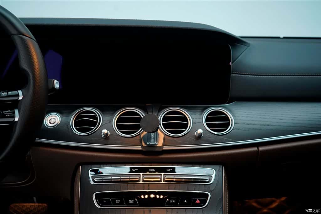 Mercedes-Benz E-Class, 2021 18