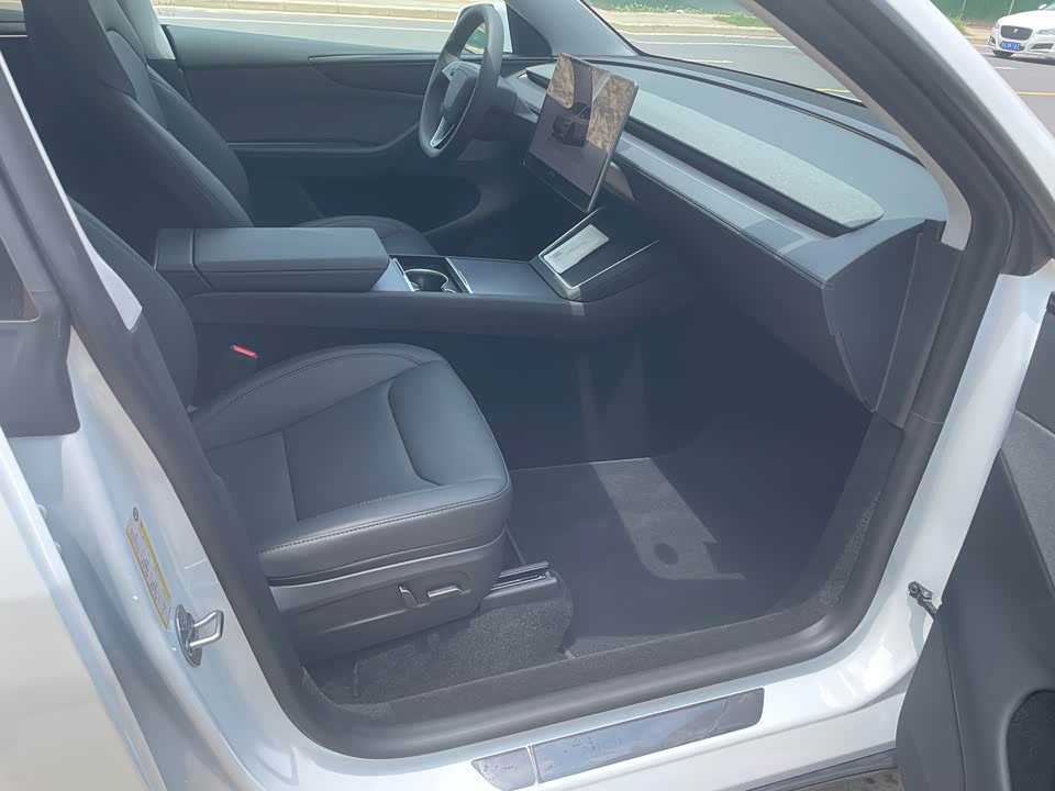 Tesla Model Y Tesla Model Y