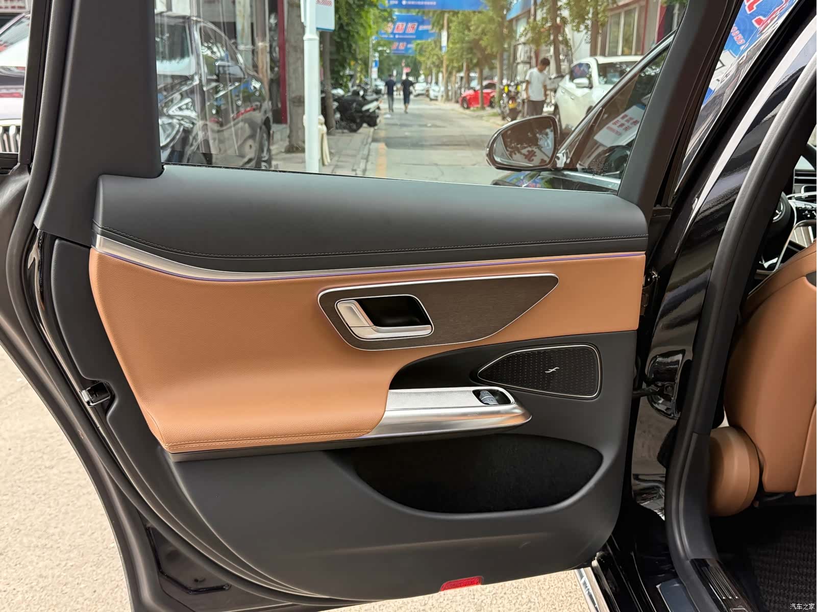 Mercedes-Benz E-Class, 2024 13