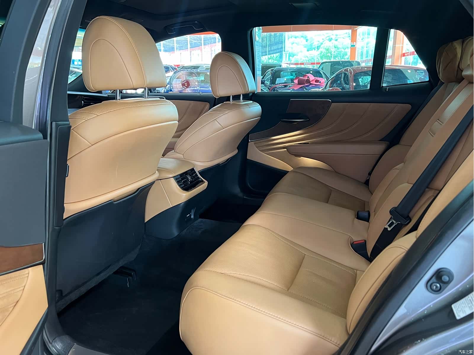 Lexus LS, 2021 8