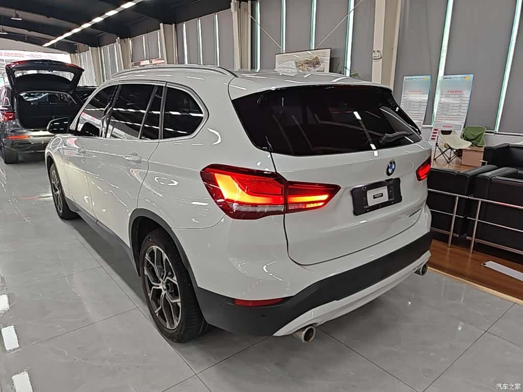 BMW X1, 2021 все фото