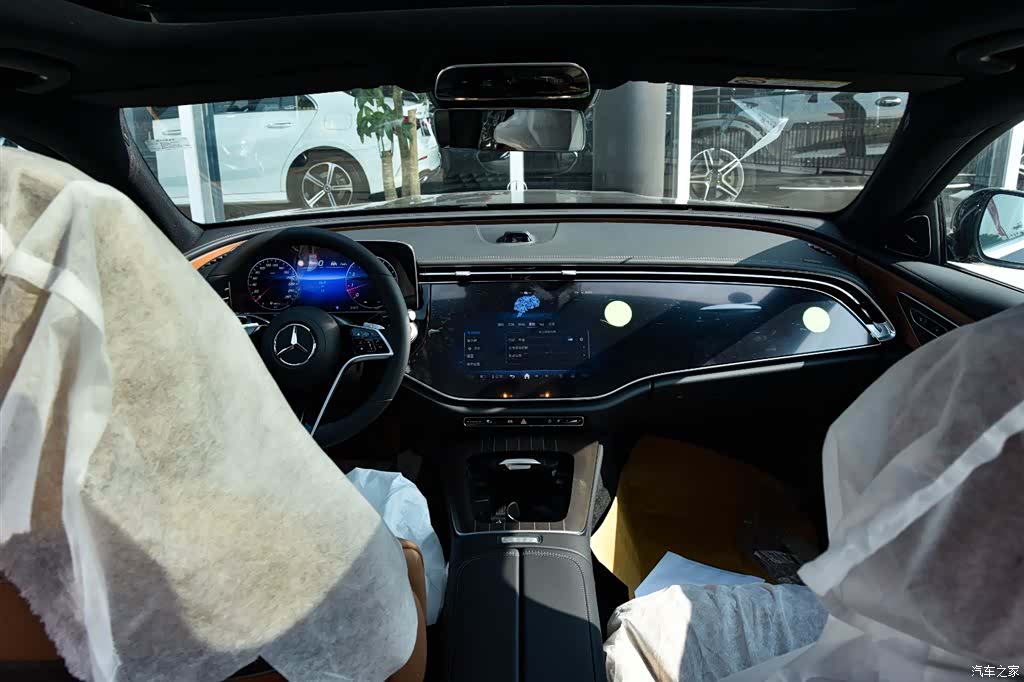 Mercedes-Benz E-Class, 2026 14