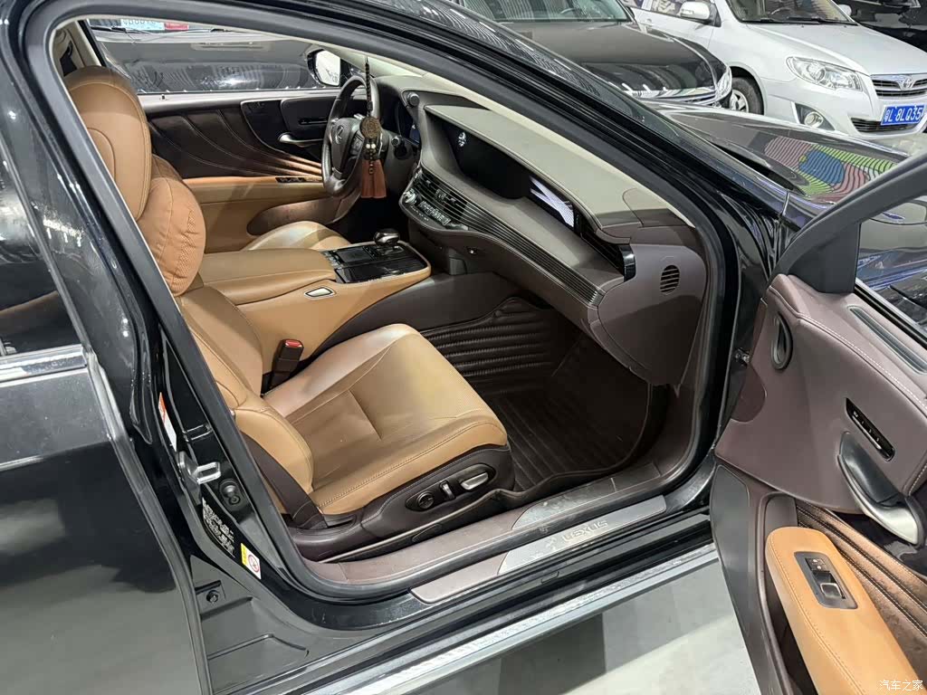 Lexus LS, 2018 6