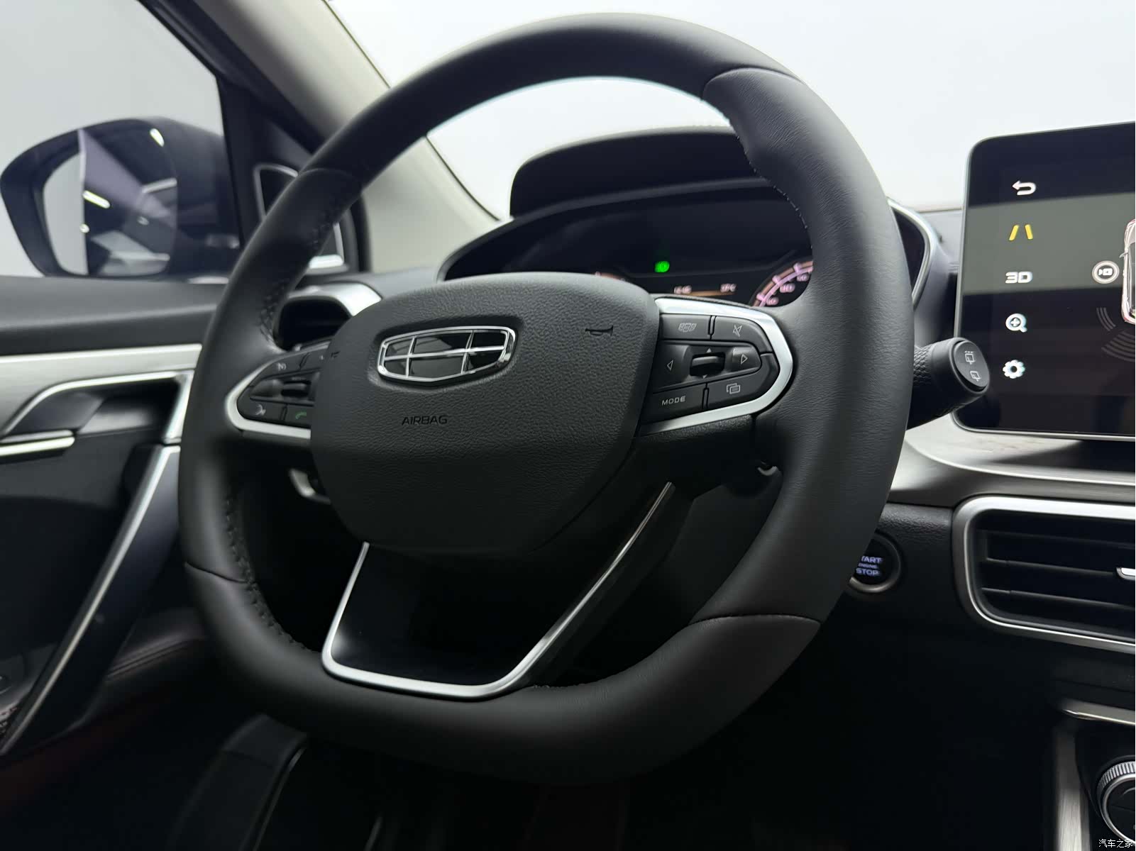 Geely Coolray, 2022 13