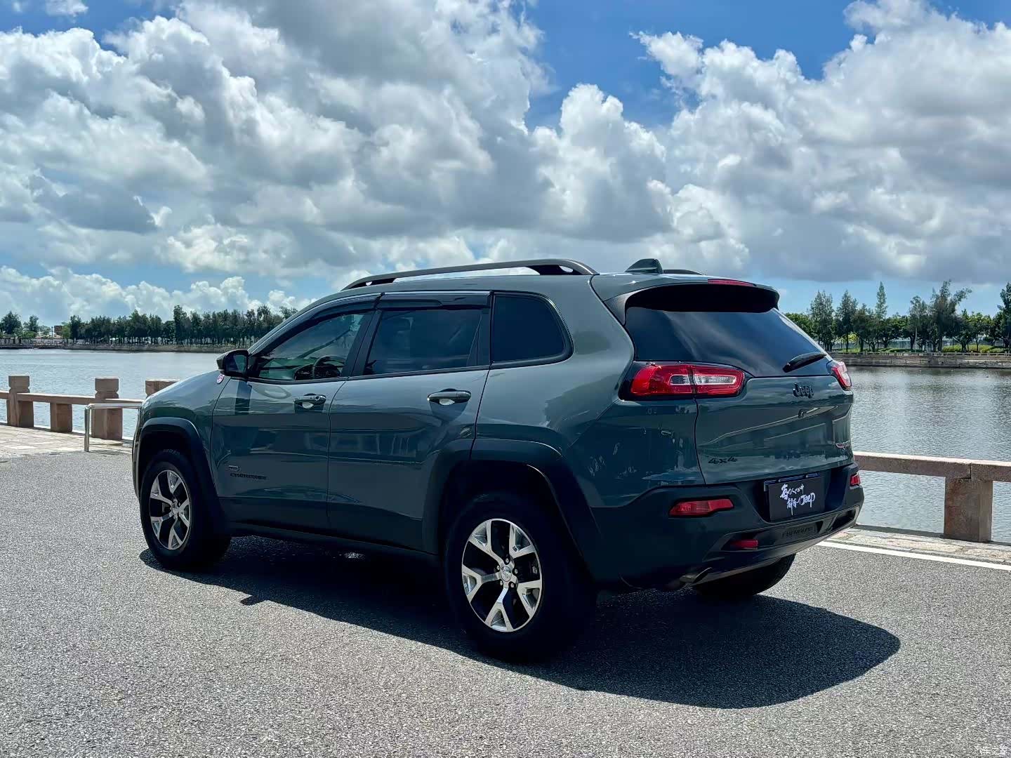 Jeep Cherokee, 2015 9