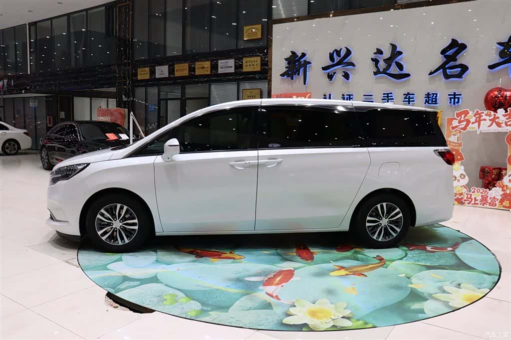 Buick GL8, 2021 3