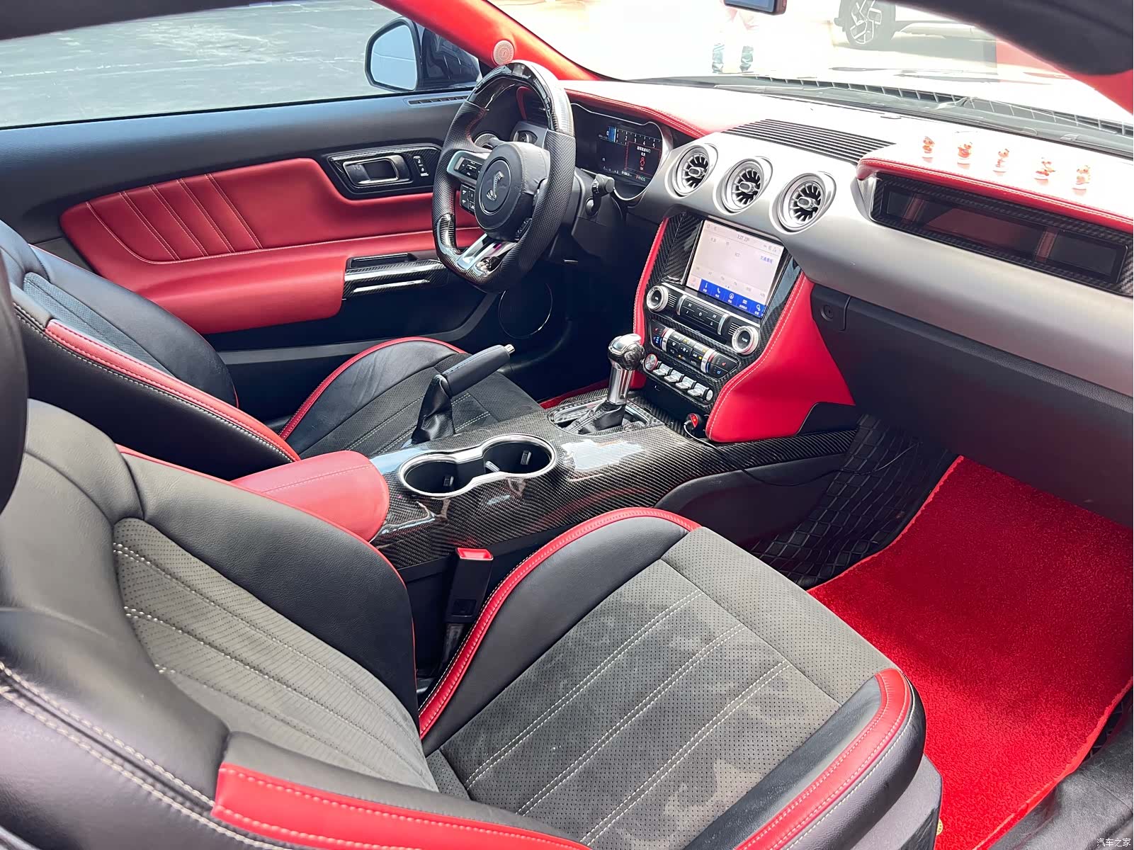 Ford Mustang, 2020 10