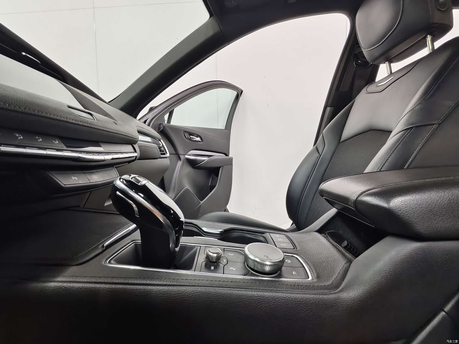 Cadillac XT4, 2021 12
