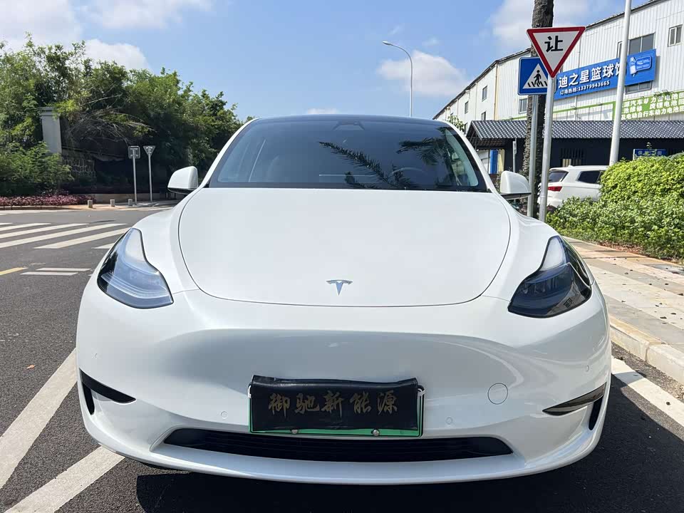 Tesla Model Y Tesla Model Y