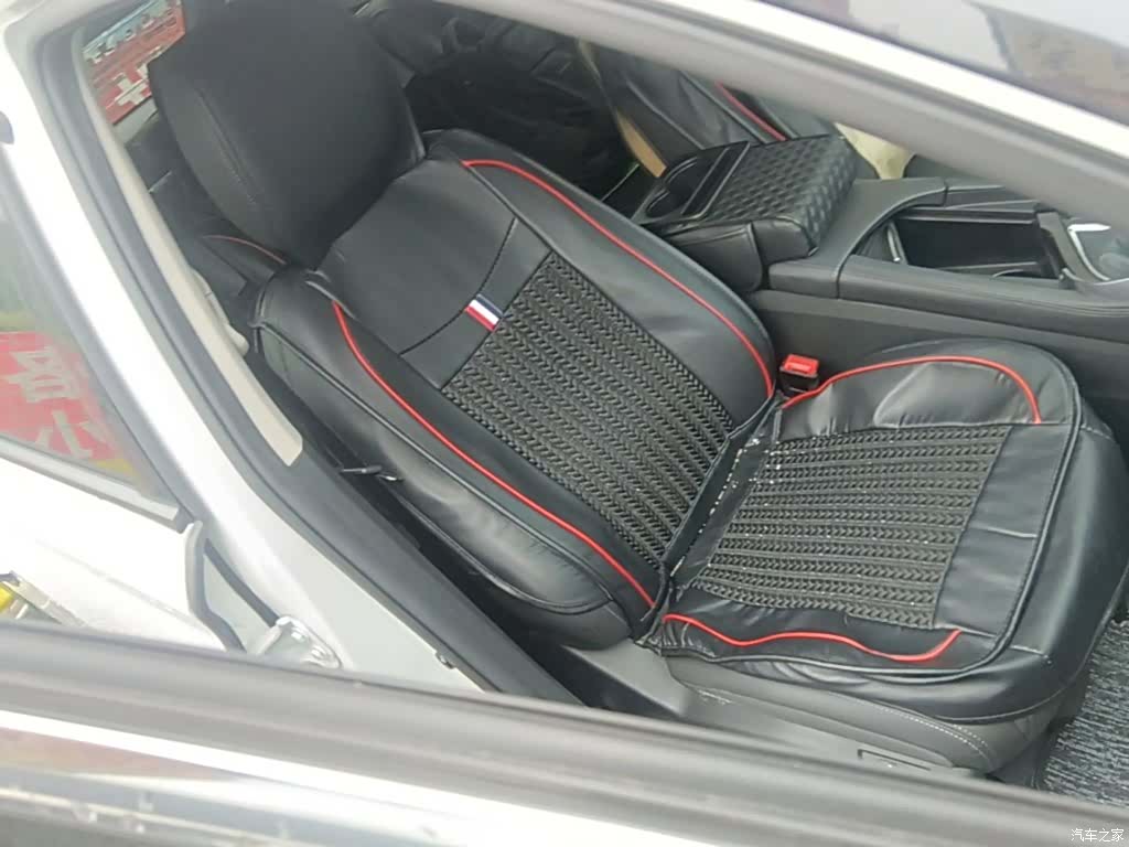 DongFeng AX7, 2019 25
