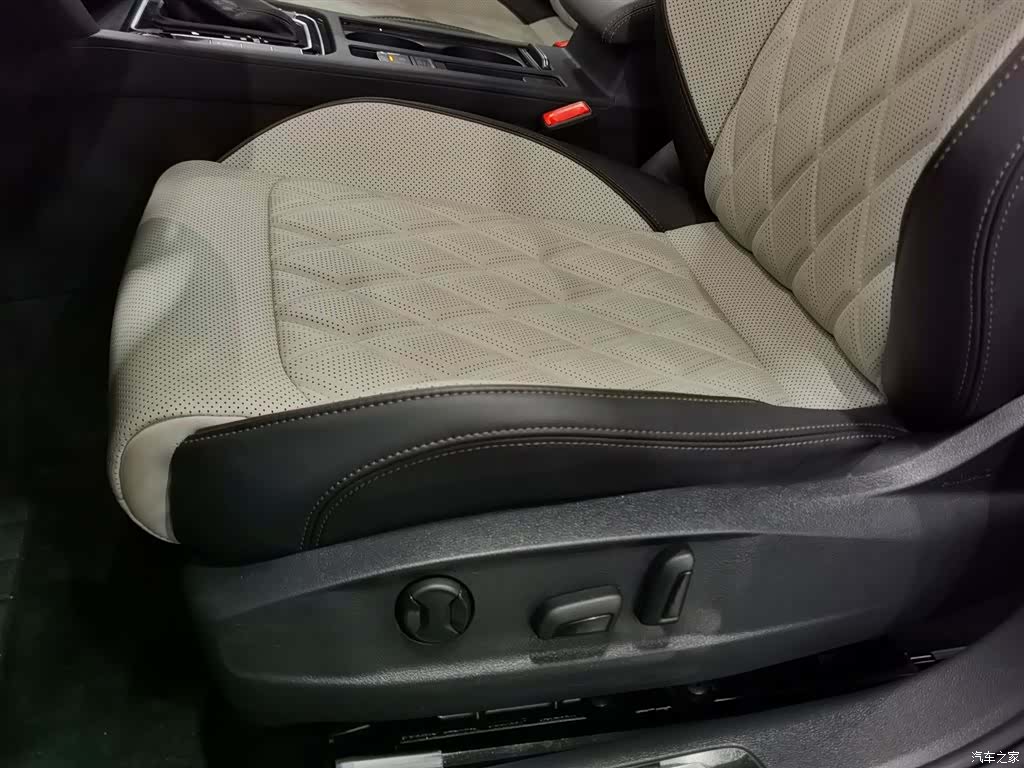 Volkswagen Magotan, 2024 20