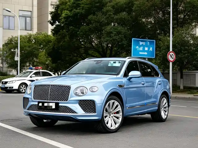 Bentley Bentayga 2023 — купить из Китая под заказ
