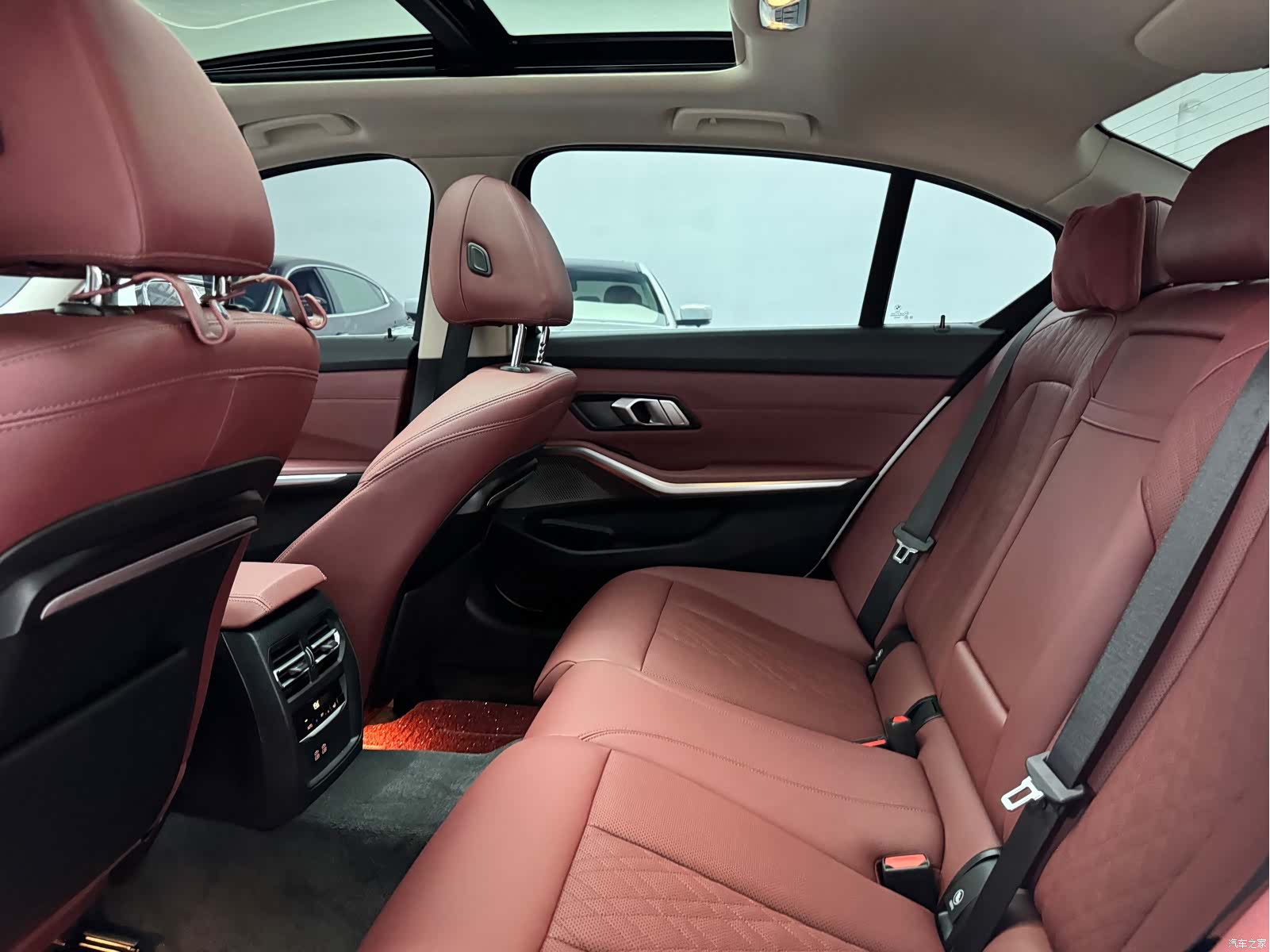 BMW 3 Series, 2022 8