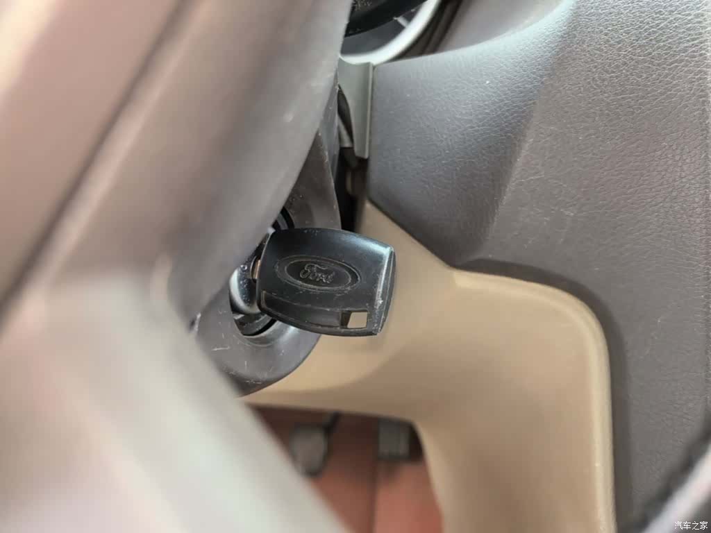 Ford Focus, 2014 9