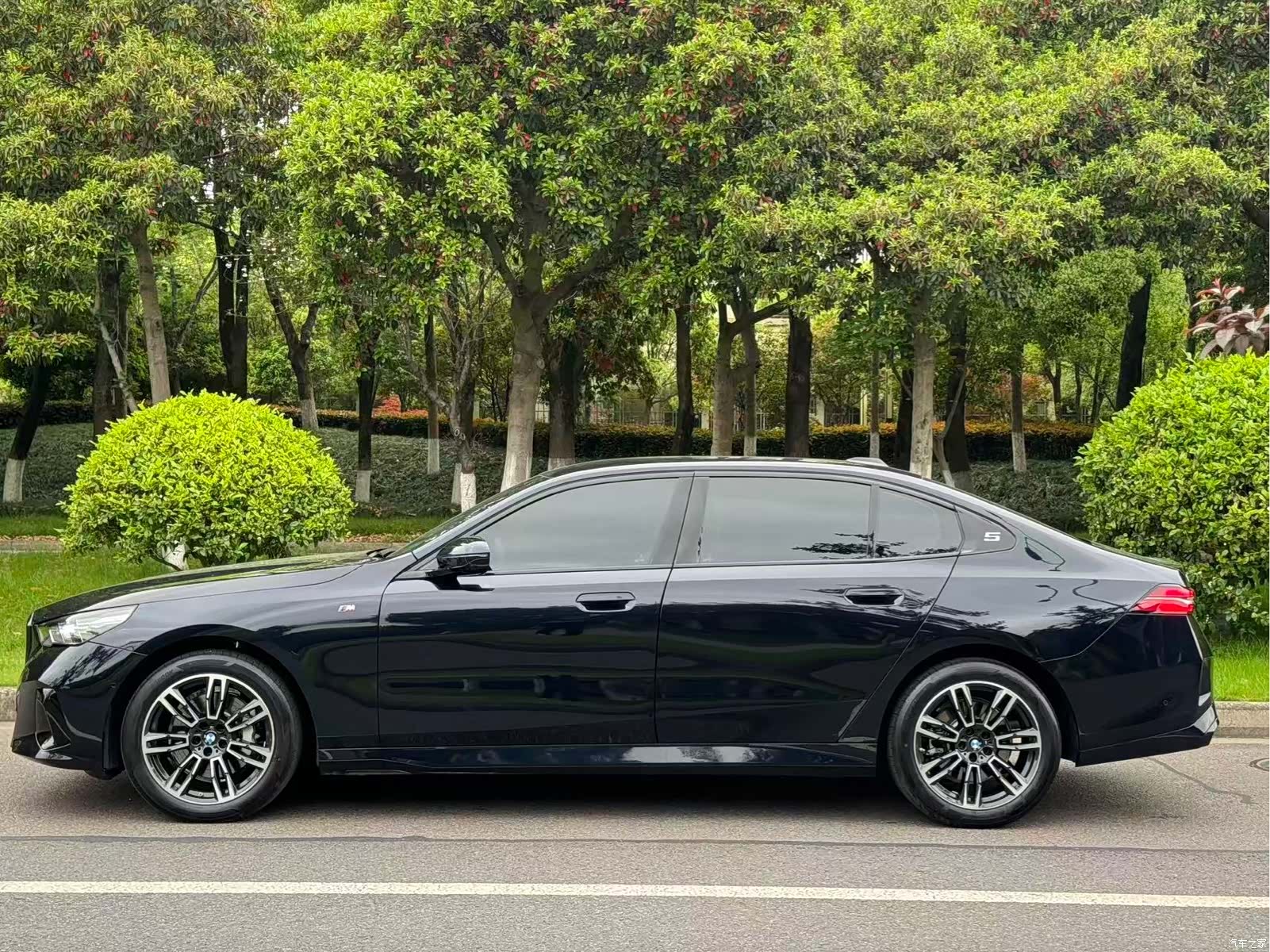 BMW 5 Series, 2025 3