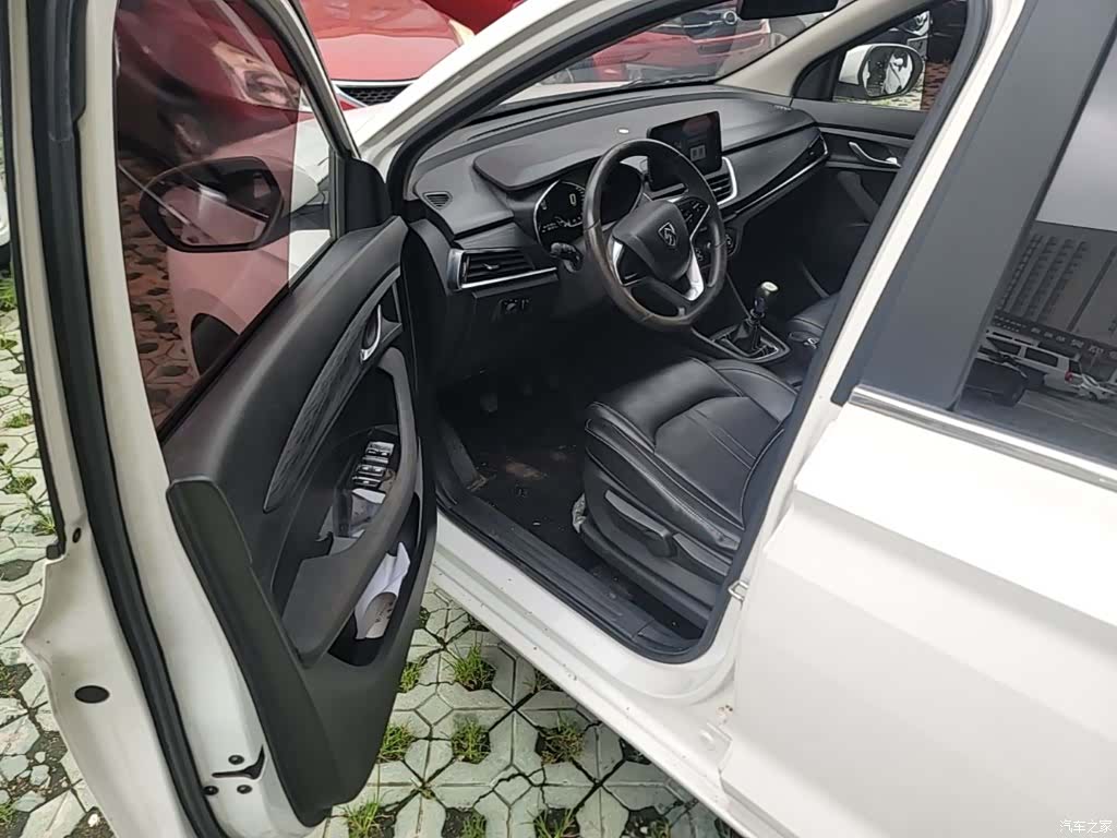 Wuling 360, 2019 16