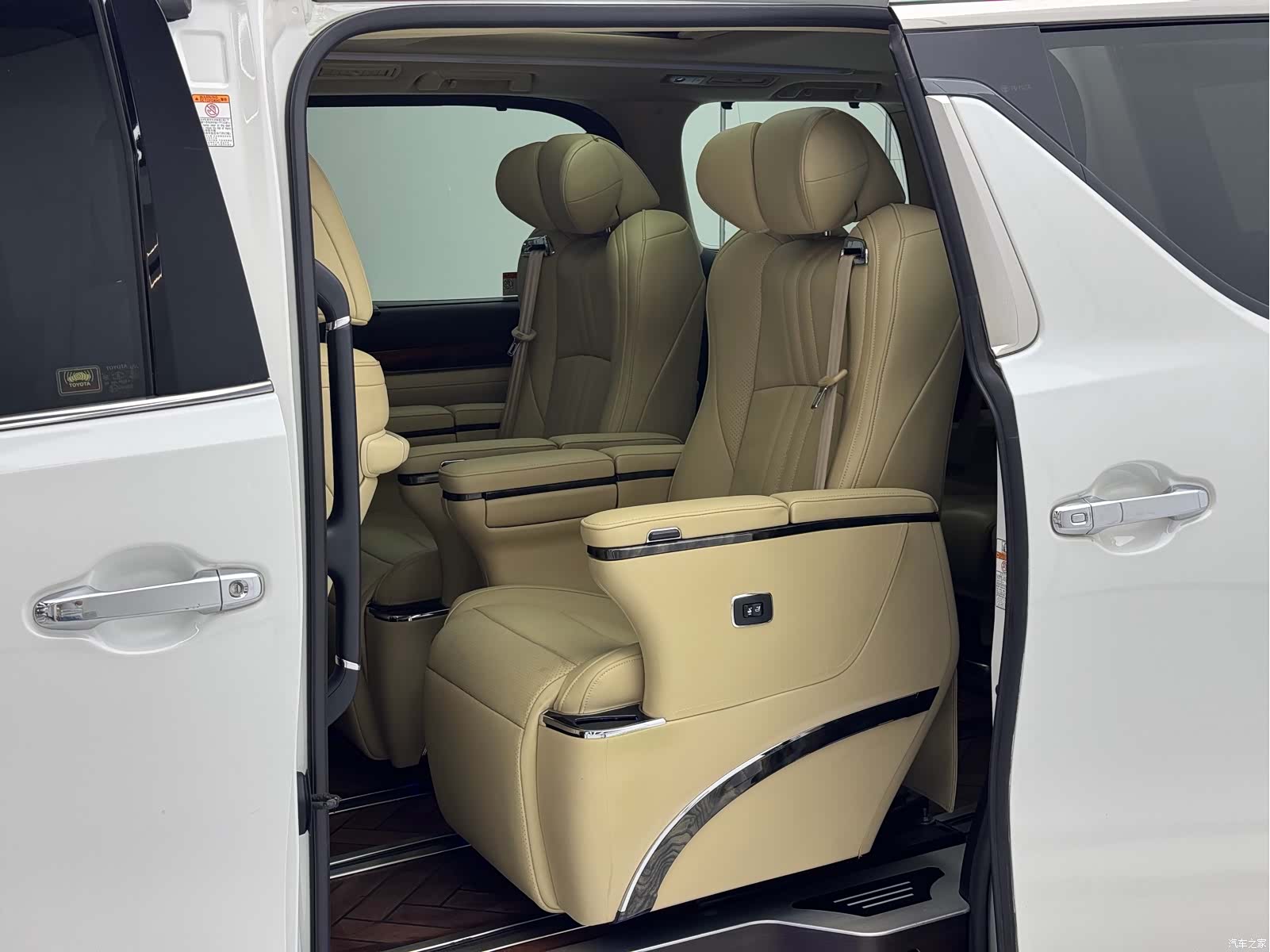 Toyota Alphard, 2016 7