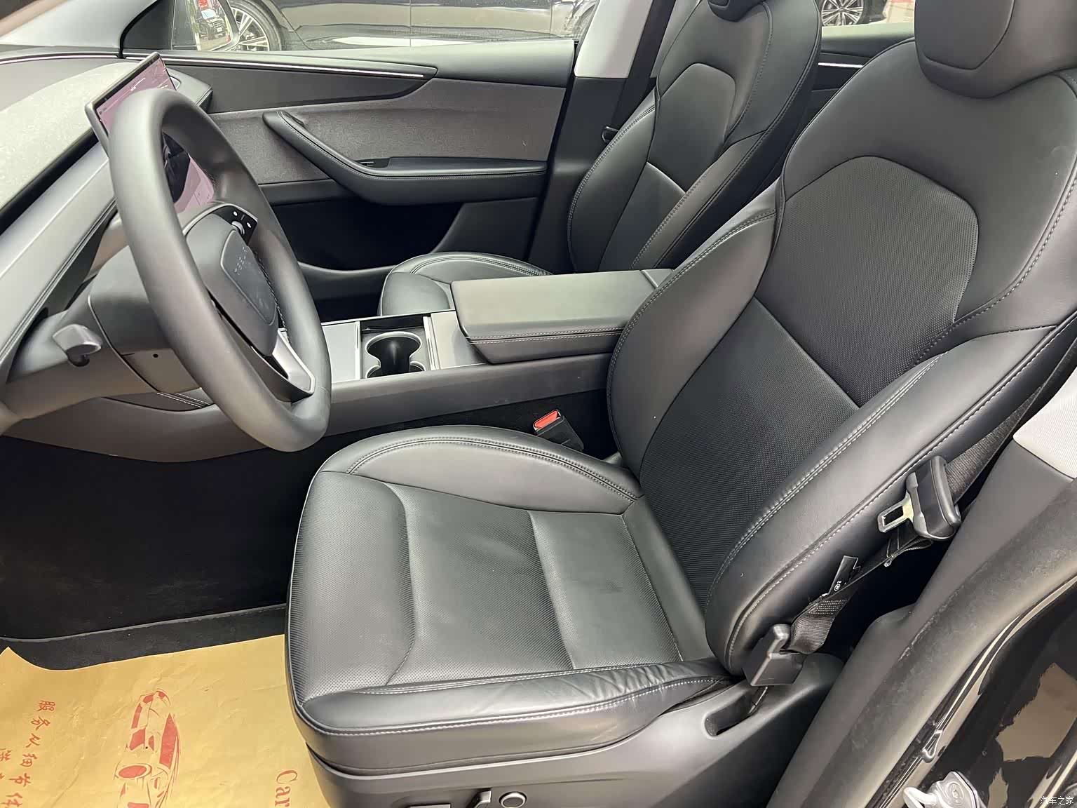 Tesla Model Y, 2025 8