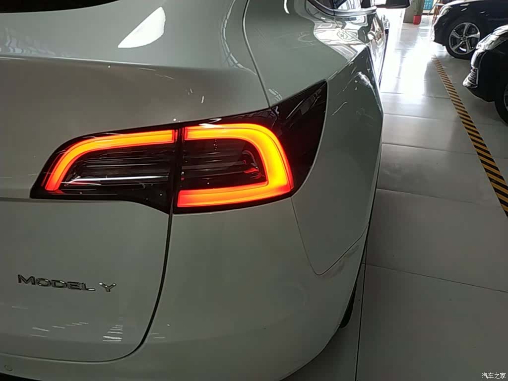 Tesla Model Y, 2022 8