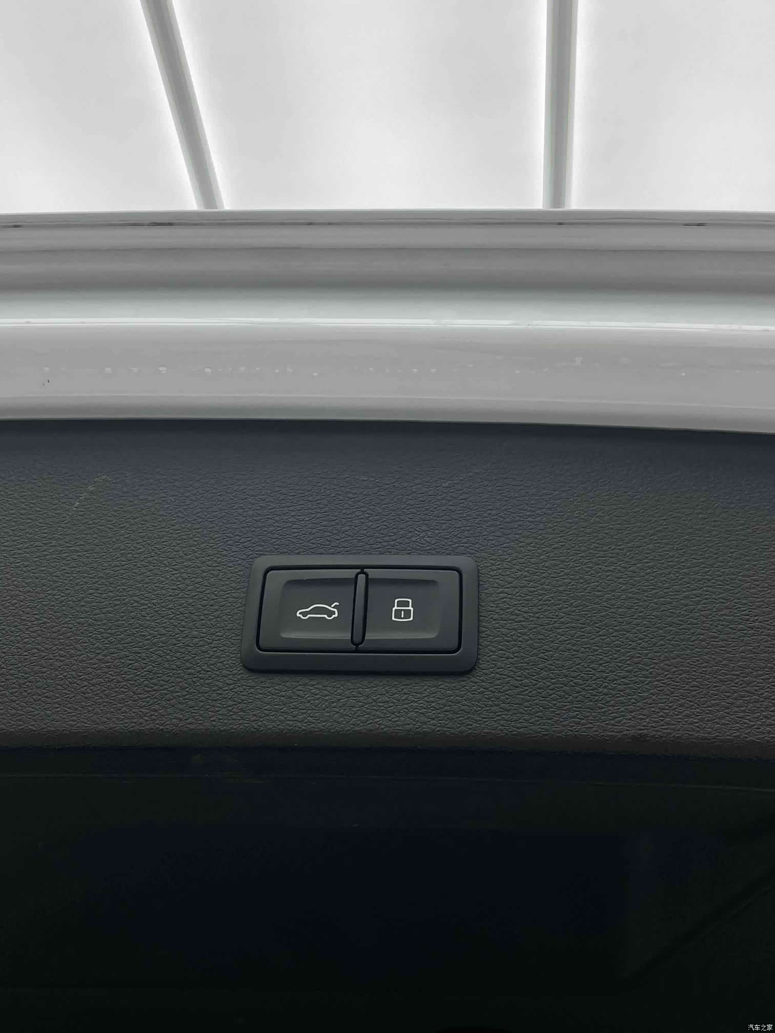 Audi Q2L, 2023 16
