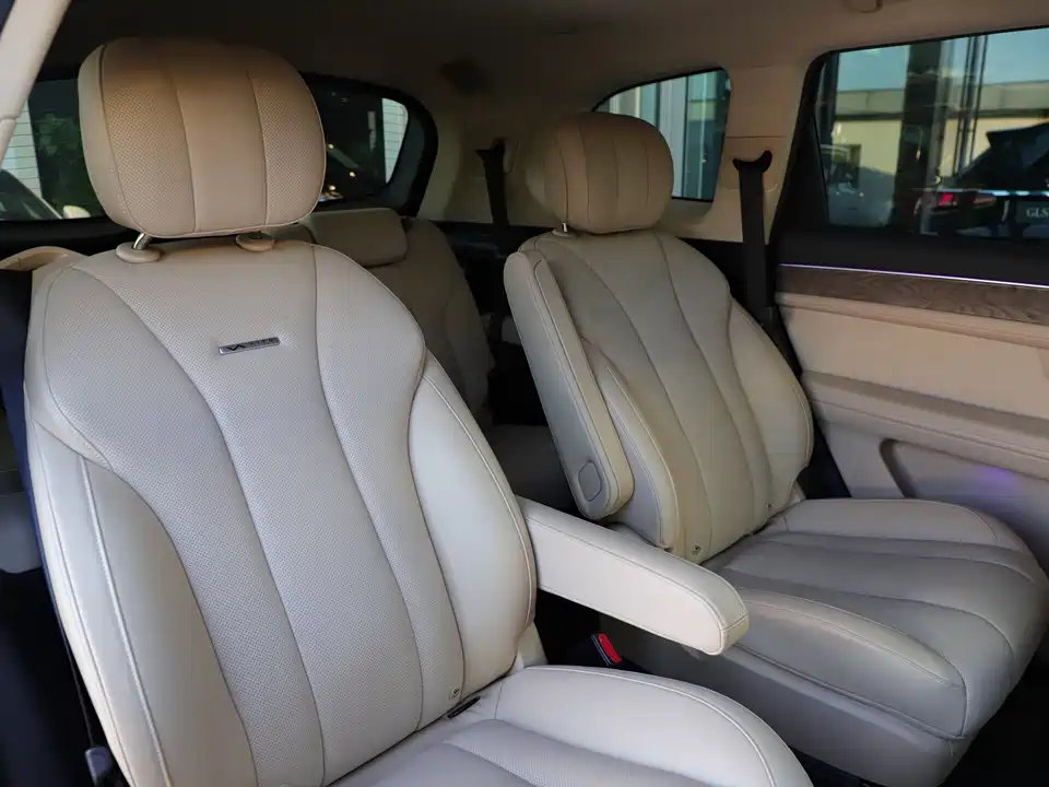 AITO Ask the world M7