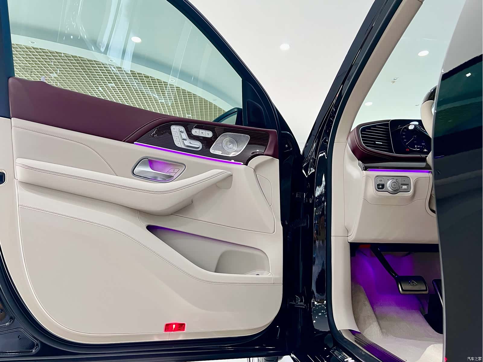 Maybach GLS, 2022 27