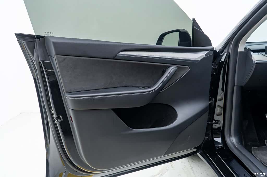 Tesla Model Y, 2024 15