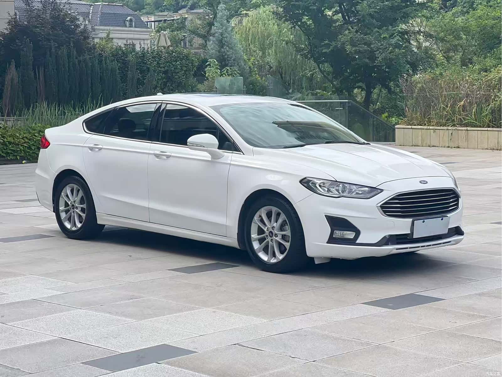 Ford Mondeo, 2019 3