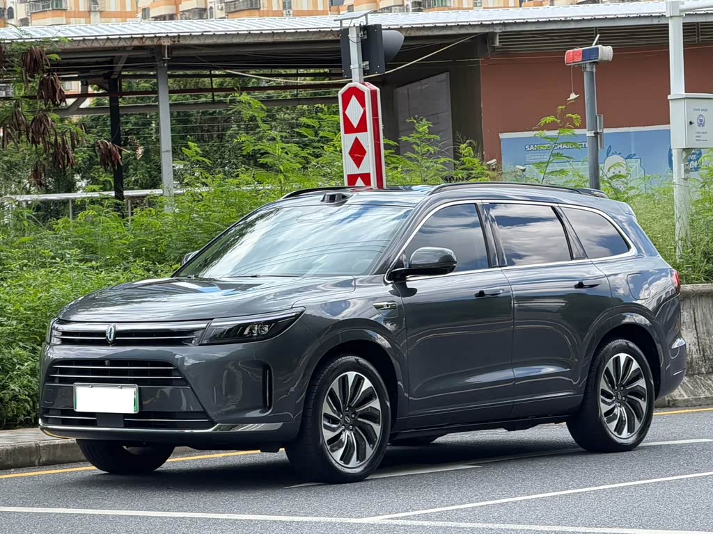AITO M7