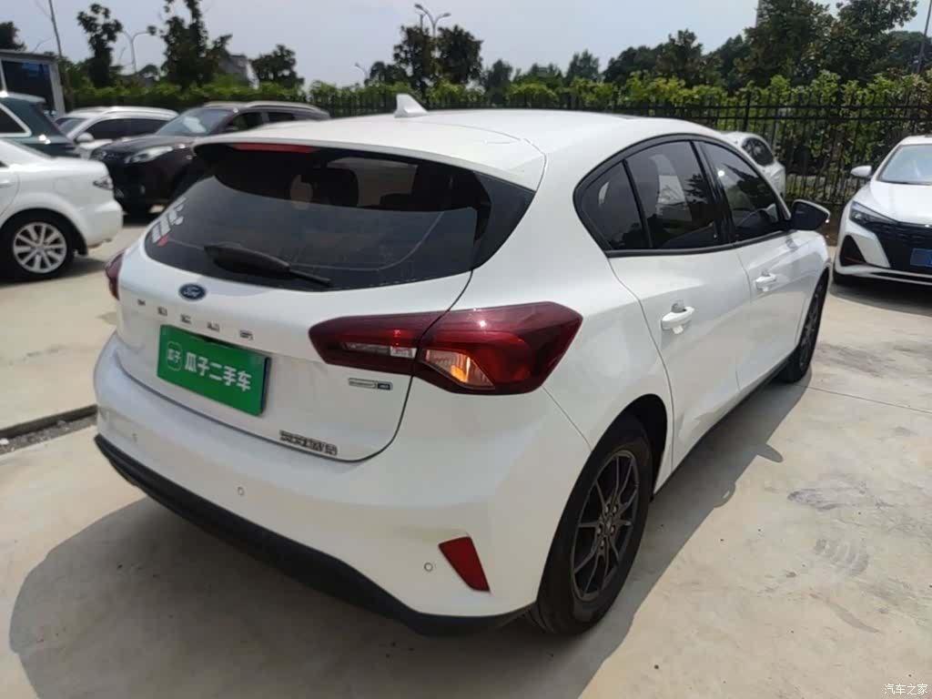 Ford Focus, 2022 7