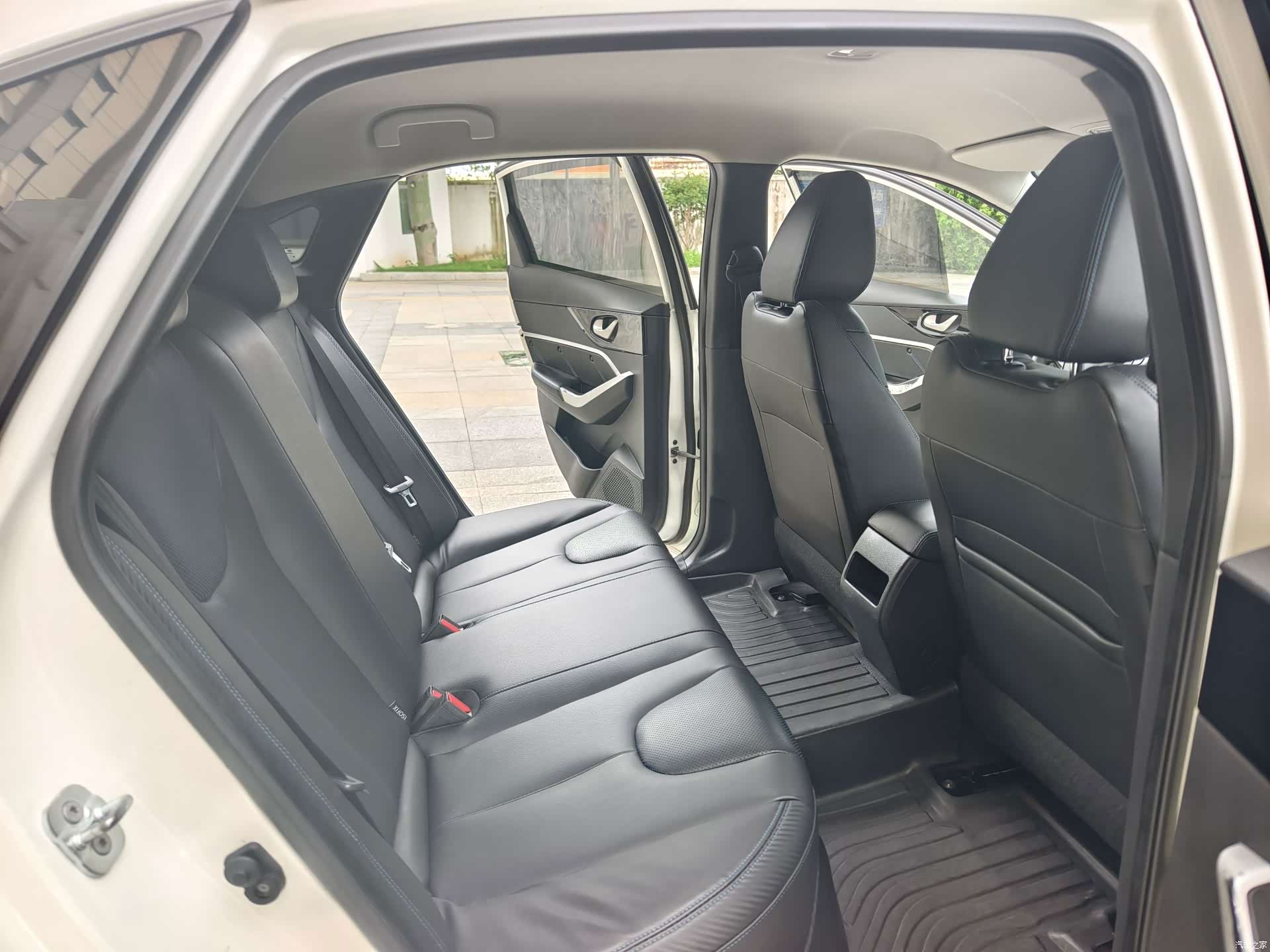 Nissan D60EV, 2022 14