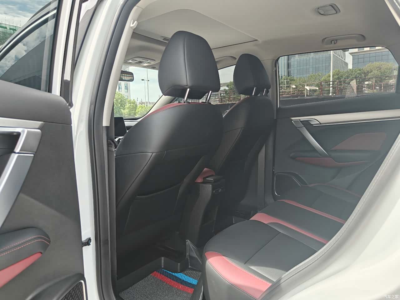 Geely Coolray, 2023 10