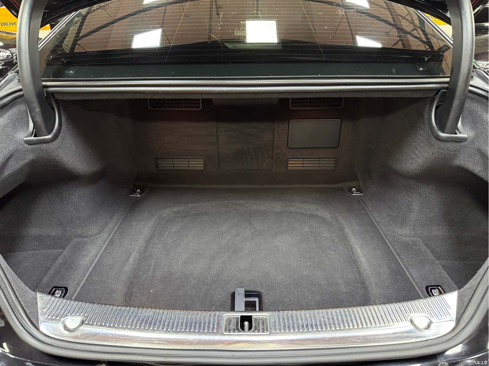 Audi A8L, 2013 32