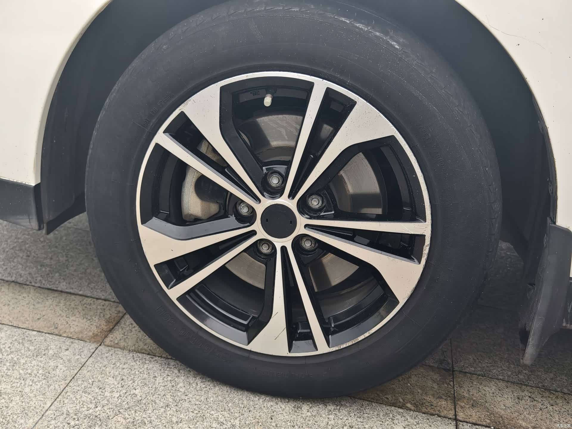 Nissan D60EV, 2022 17
