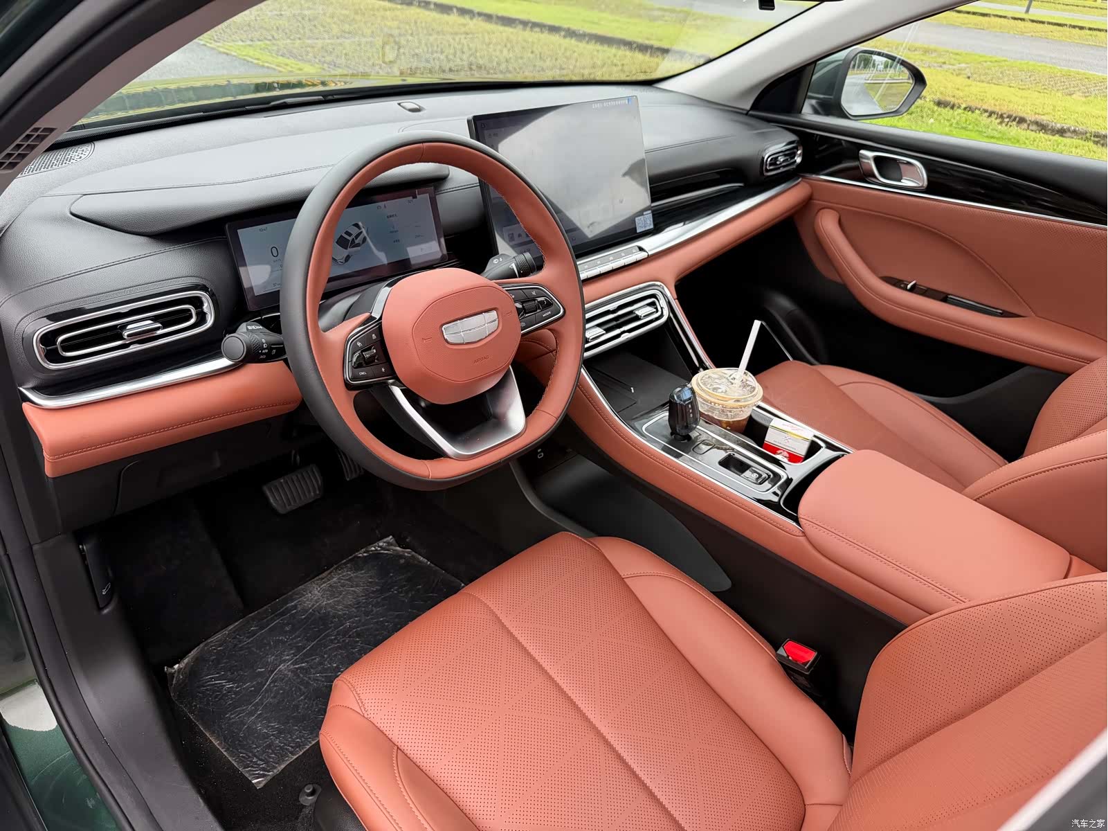 Geely Emgrand, 2025 13