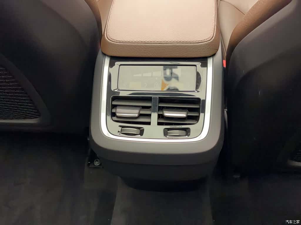 Volvo XC90, 2019 18