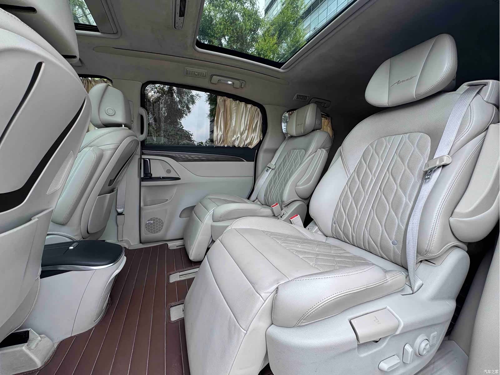 Buick GL8, 2017 6