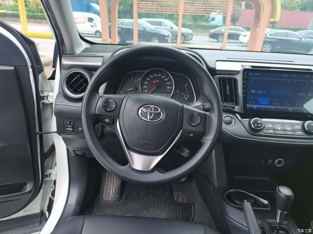 Toyota RAV4, 2018 11